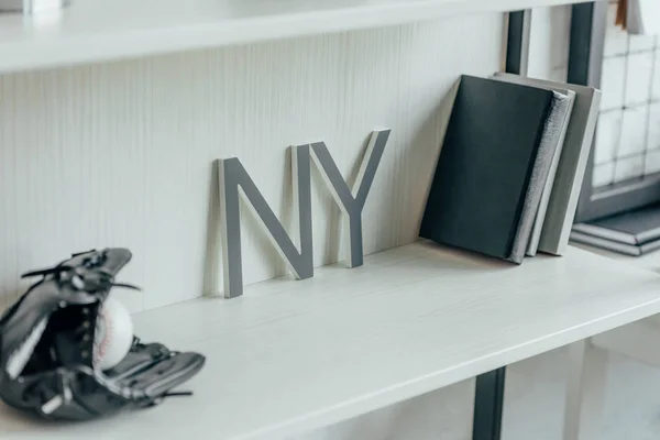 Baseball Ball Glove Word Shelf Office — Stock Photo, Image