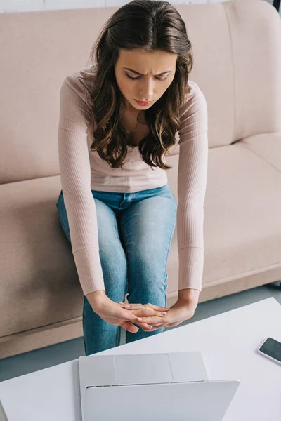 High Angle View Woman Wrist Pain Stretching Hands While Using — Stock Photo, Image