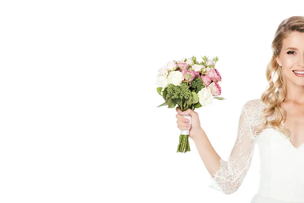 Ritagliato Colpo Sorridente Giovane Sposa Con Bouquet Sposa Isolato Bianco — Foto Stock