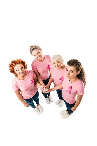 Korkea Kulma Näkymä Naisten Vaaleanpunainen Paitoja Tilalla Rintasyöpä Tietoisuutta Nauha — kuvapankkivalokuva