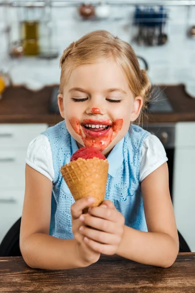 Adorable Happy Kid Eating Delicious Sweet Ice Cream Cone — Stock Photo, Image