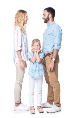 beyaz izole gülümseyen çocuk ile anne 