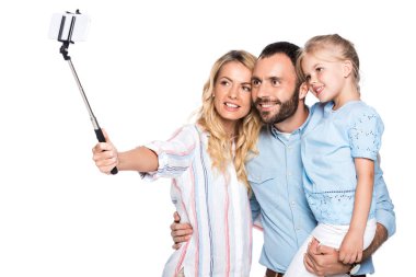 Selfie üzerinde beyaz izole smartphone alarak aile