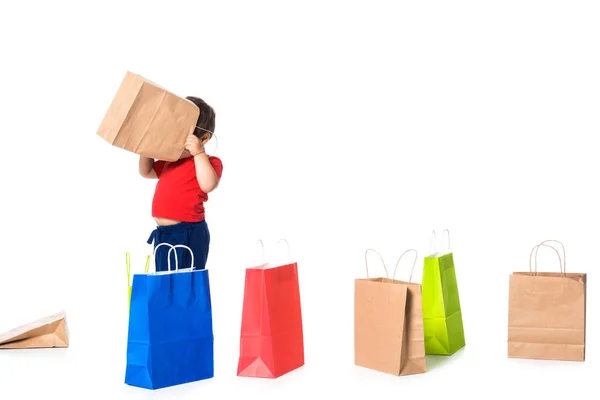 Enfant Jouer Avec Des Sacs Provisions Isolés Sur Blanc — Photo