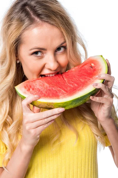 Kvinna Med Blont Hår Äter Vattenmelon Isolerad Vit — Gratis stockfoto