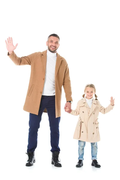 Elegante Padre Hija Abrigos Beige Tomados Mano Saludando Aislado Blanco —  Fotos de Stock