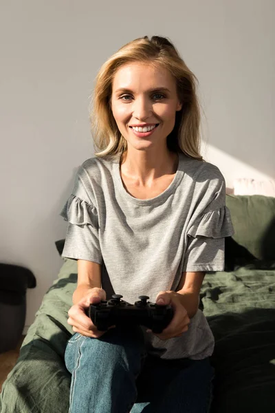 Portrait Young Cheerful Woman Gamepad Home — Free Stock Photo