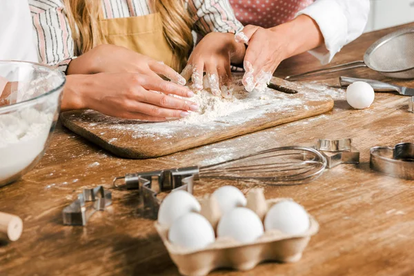 Cropped Shot Kid Women Making Dough Together Wooden Board — Stock Photo, Image