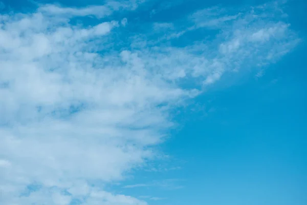 Mooie Lichte Blauwe Hemel Met Wolken — Stockfoto