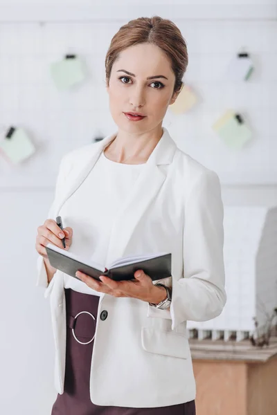 Beautiful Confident Businesswoman Formal Wear Working Diary Modern Office — Stock Photo, Image