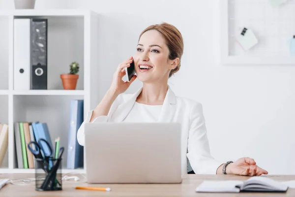 Happy Successful Businesswoman Talking Smartphone Modern Office Laptop — Stock Photo, Image