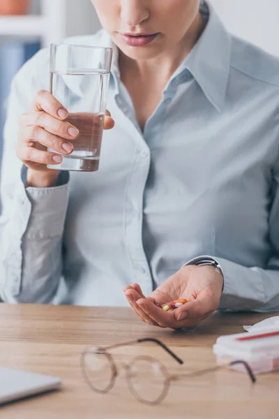 Cropped Shot Sick Businesswoman Taking Pills Office — Stock Photo, Image