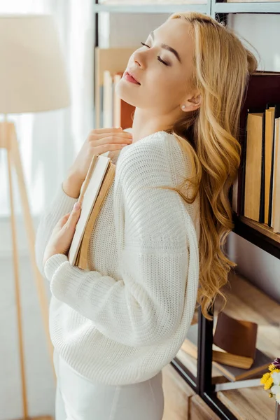 Close Beautiful Woman Book Closed Eyes Rack — Free Stock Photo