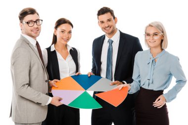 iş ekibi renkli grafik üzerinde beyaz izole tutarak