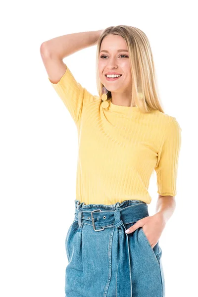 Úsměvem Atraktivní Žena Žluté Košili Při Pohledu Odtud Izolované Bílém — Stock fotografie zdarma