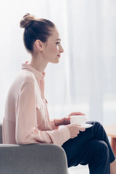 Side View Cheerful Beautiful Businesswoman Sitting Cup Tea Armchair Office — Free Stock Photo