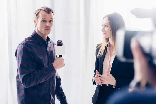 Beautiful Businesswoman Suit Giving Interview Surprised Journalist Office — Stock Photo, Image