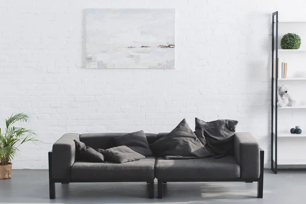 Cozy Szary Sofa Nowoczesny Salon Wnętrza — Zdjęcie stockowe