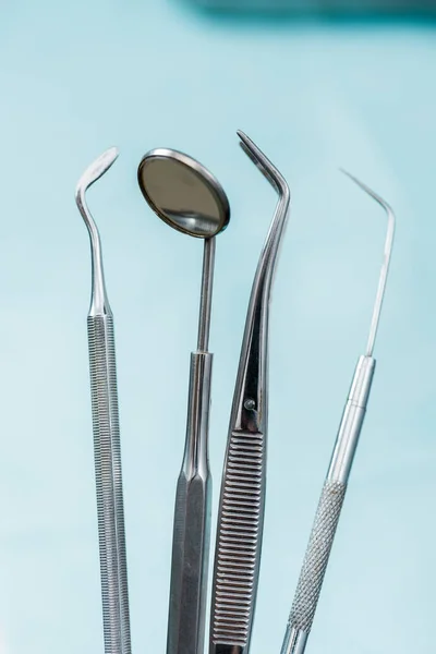 Primer Plano Los Instrumentos Médicos Clínica Dental — Foto de Stock