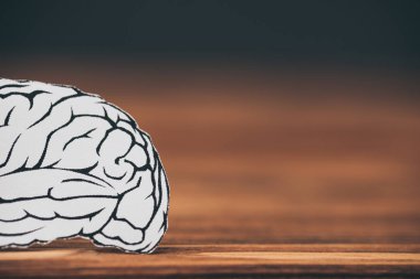 alzheimer sembolü olarak beyin şekli ile kağıt kapatın