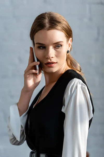 Beautiful Woman Formal Wear Talking Smartphone — Stock Photo, Image