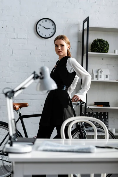 Selective Focus Businesswoman Formal Wear Modern Office — Stock Photo, Image