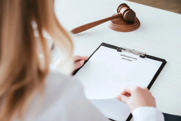 Selective Focus Judge Holding Document Immigration Reform Lettering Gavel — Stock Photo, Image