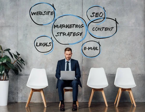 Smiling Businessman Sitting Chair Using Laptop Waiting Hall Marketing Strategy — Stock Photo, Image