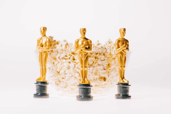 Kyiv Ukraine January 2019 Oscar Award Statuettes Bowl Popcorn Isolated — Stock Photo, Image