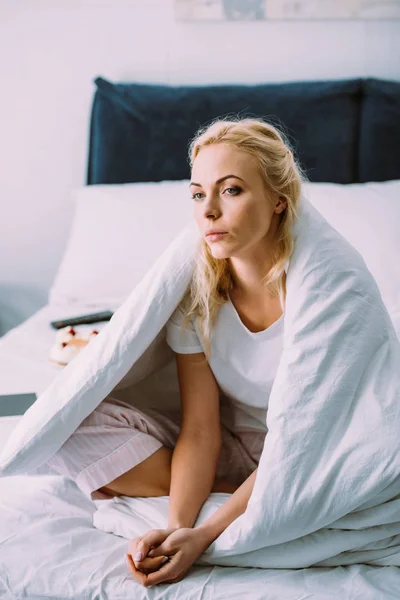 Selective Focus Sad Lonely Woman Covered Blanket Sitting Bed Home — Stock Photo, Image