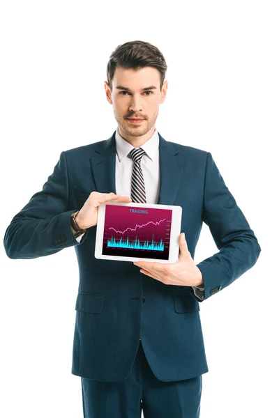 Geschäftsmann Zeigt Digitales Tablet Mit Handelsdiagramm Isoliert Auf Weiß — Stockfoto