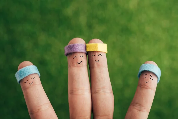 Cropped View Cheerful Sporty Fingers Headbands Green — Stock Photo, Image