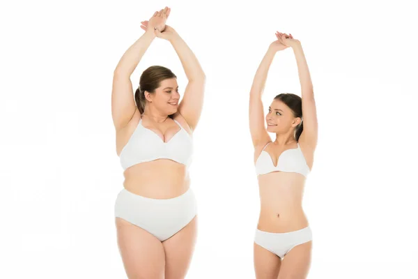 Jóvenes Mujeres Delgadas Con Sobrepeso Ropa Interior Posando Juntos Aislados — Foto de Stock