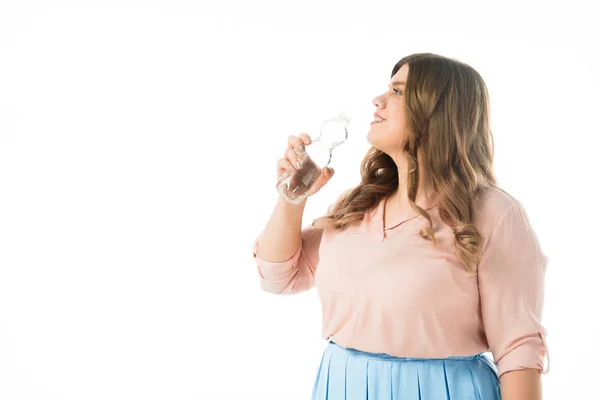 Fröhlich Lächelnd Elegante Frau Trinkt Wasser Isoliert Auf Weiß — Stockfoto