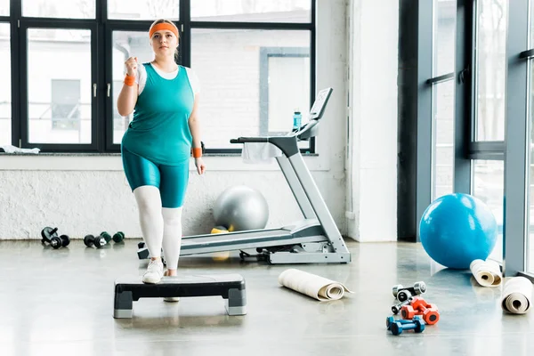 Attractive Size Girl Standing Step Platform Dumbbells Gym — Stock Photo, Image