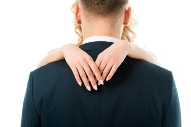 arkadan görünüşü damat gelin beyaz izole tarafından sarıldı
