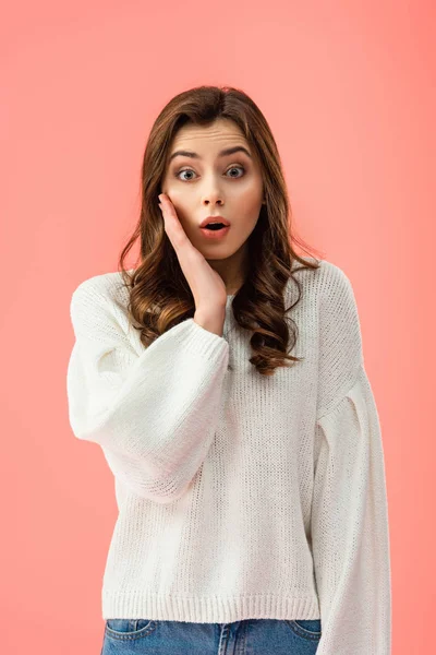 Surprised Beautiful Woman White Sweater Looking Camera Isolated Pink — Stock Photo, Image