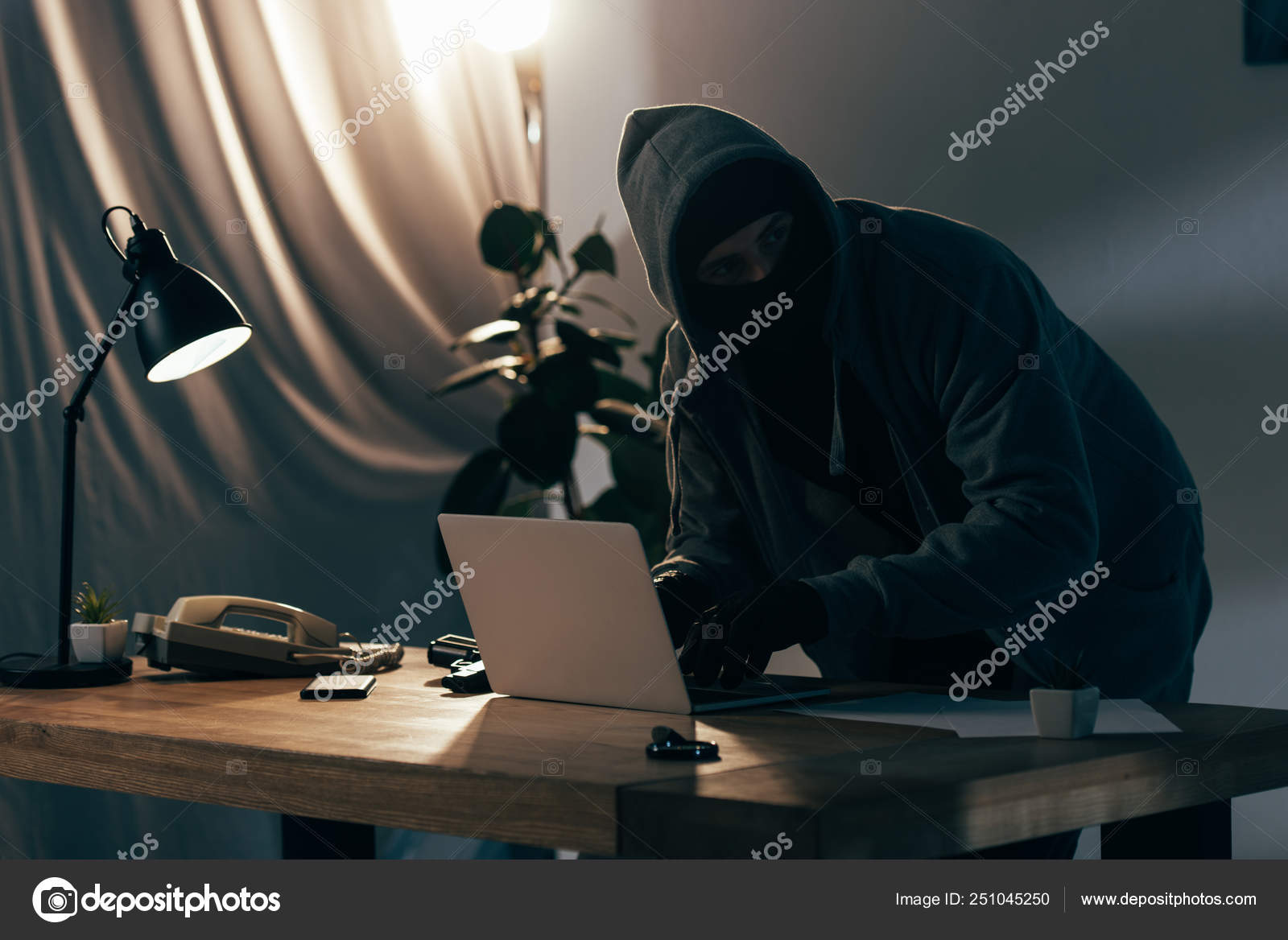 暗い部屋写真素材 ロイヤリティフリー暗い部屋画像 Depositphotos 暗い部屋写真素材 ロイヤリティフリー暗い部屋画像 Depositphotos