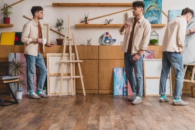 birden fazla poz resim Studio yakışıklı sanatçı