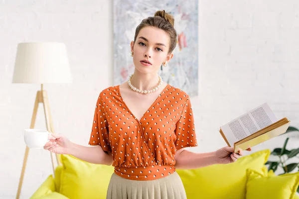 Attractive Elegant Young Woman Pearl Necklace Holding Book Coffee Cup — Stock Photo, Image