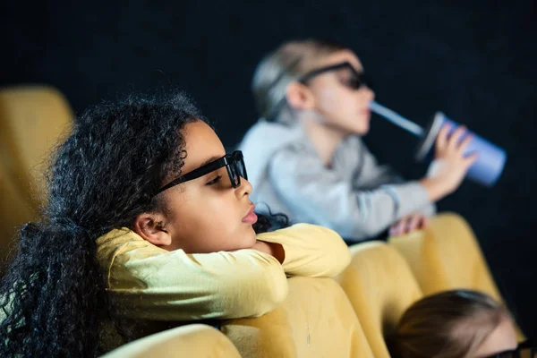 Selective Focus Multicultural Friends Watching Movie Cinema Together — Stock Photo, Image