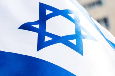 Ulusal İsrail bayrağı David mavi yıldız yakın 