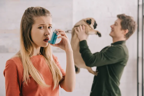 Selective Focus Upset Woman Allergic Dog Holding Inhaler Looking Camera — Stock Photo, Image