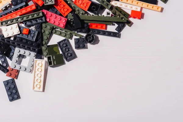 Quiiv Ucrânia Março 2019 Vista Superior Coloridos Blocos Lego Dispersos — Fotografia de Stock