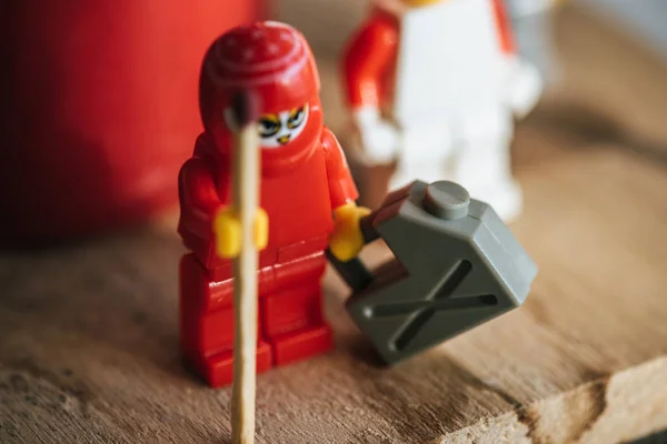 Kijev Ukrajna Március 2019 Közelről Kilátás Műanyag Lego Figura Benzin — Stock Fotó