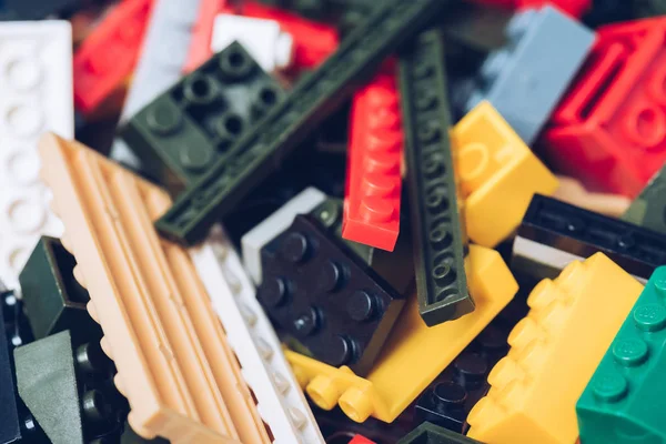 Kijev Ukrajna Március 2019 Szelektív Fókusz Színes Szétszórt Műanyag Lego — Stock Fotó