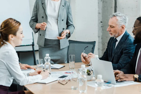 Cropped View Pregnant Businesswoman Standing Multicultural Coworkers — Stock Photo, Image