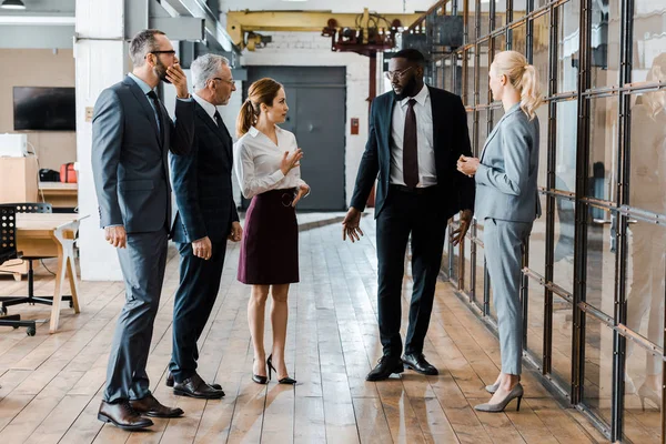 Multicultural Handsome Businessmen Attractive Businesswomen Standing Talking Office — Stock Photo, Image