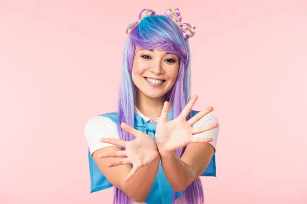 Lachen Aziatische Anime Meisje Poseren Geïsoleerd Roze — Stockfoto