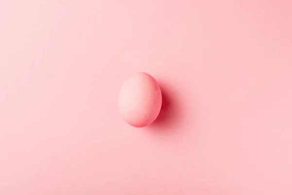 Top View Painted Easter Egg Pink Surface — Stock Photo, Image